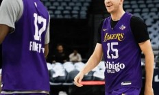 关于森林狼队主场告捷，逐步挣扎在季后赛名单之列的信息