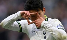 包含南安普顿挑战热刺：保级关键的词条