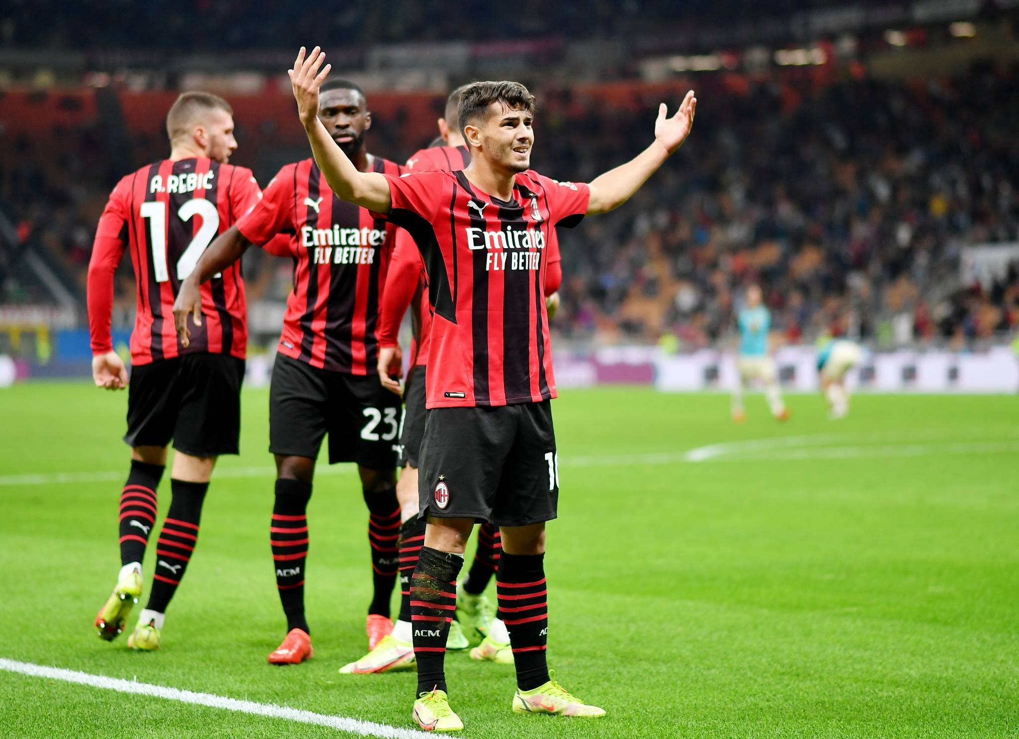 包含AC米兰主场大胜维罗纳,稳定领先优势的词条 包含AC米兰主场大胜维罗纳,稳定领先优势的词条