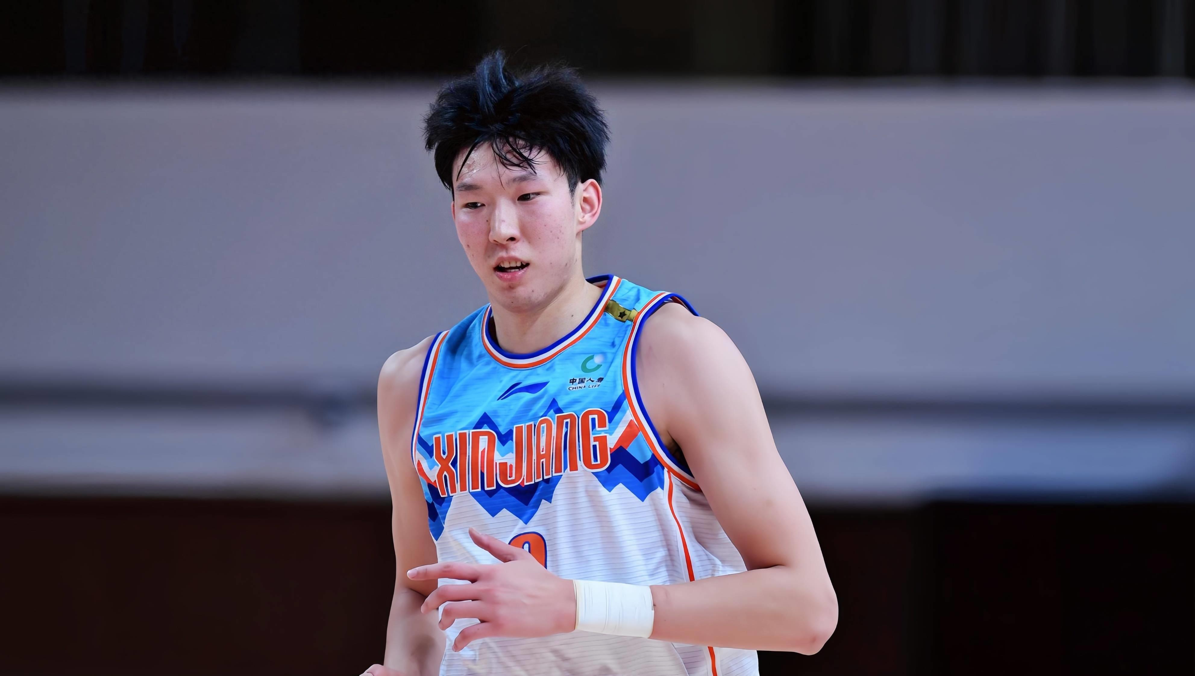 周琦荣膺CBA最佳防守球员,展现出色表现的简单介绍 周琦荣膺CBA最佳防守球员,展现出色表现的简单介绍