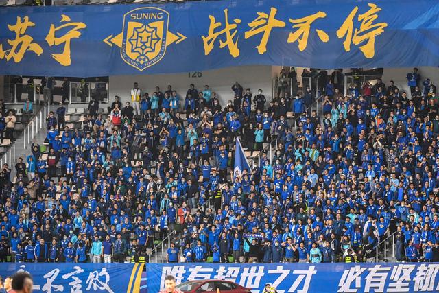 苏宁队员奋勇拼搏,终取得胜利 苏宁队员奋勇拼搏,终取得胜利