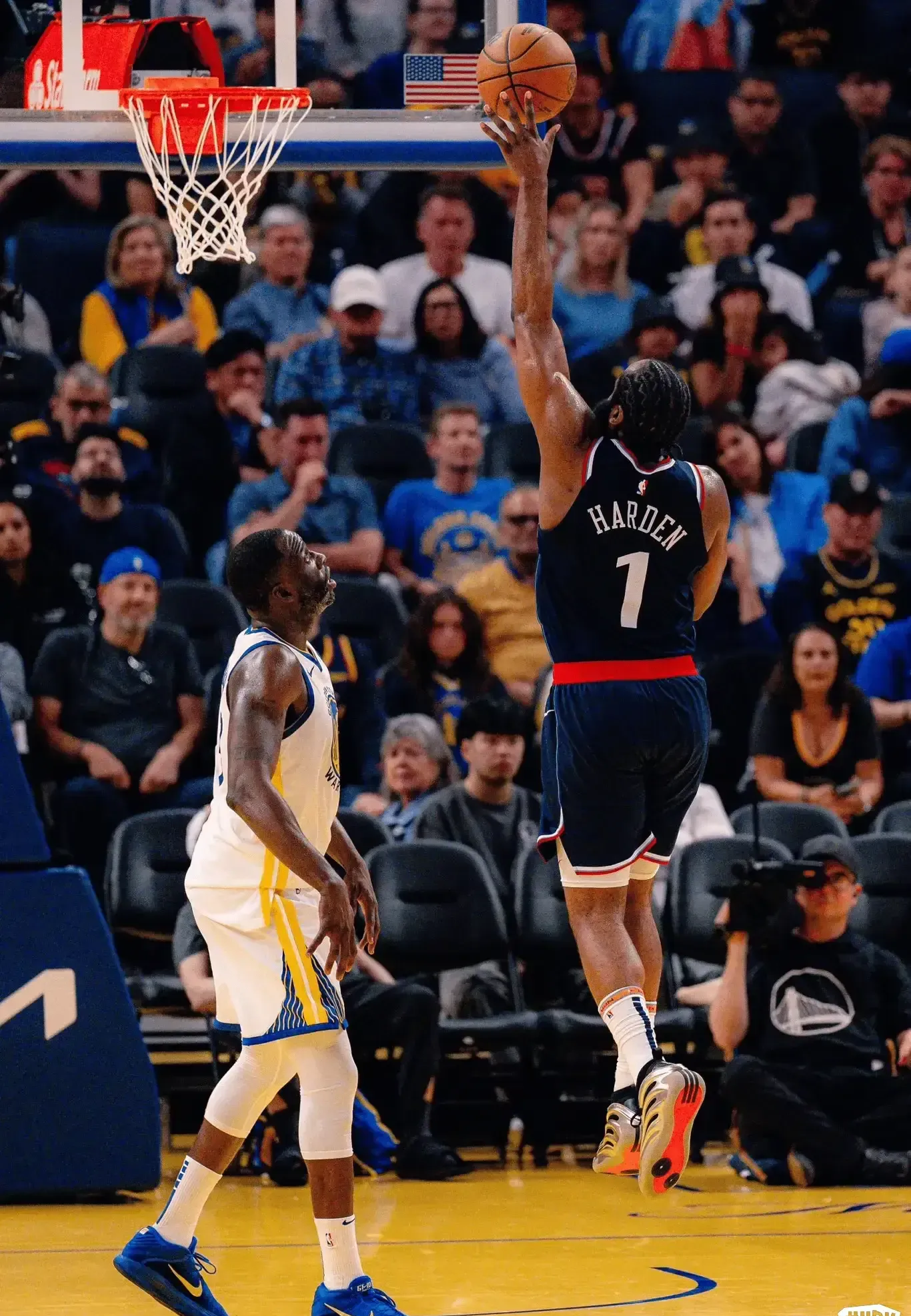 火箭队大胜!哈登砍下+表现神勇领先对手的简单介绍 火箭队大胜!哈登砍下+表现神勇领先对手的简单介绍