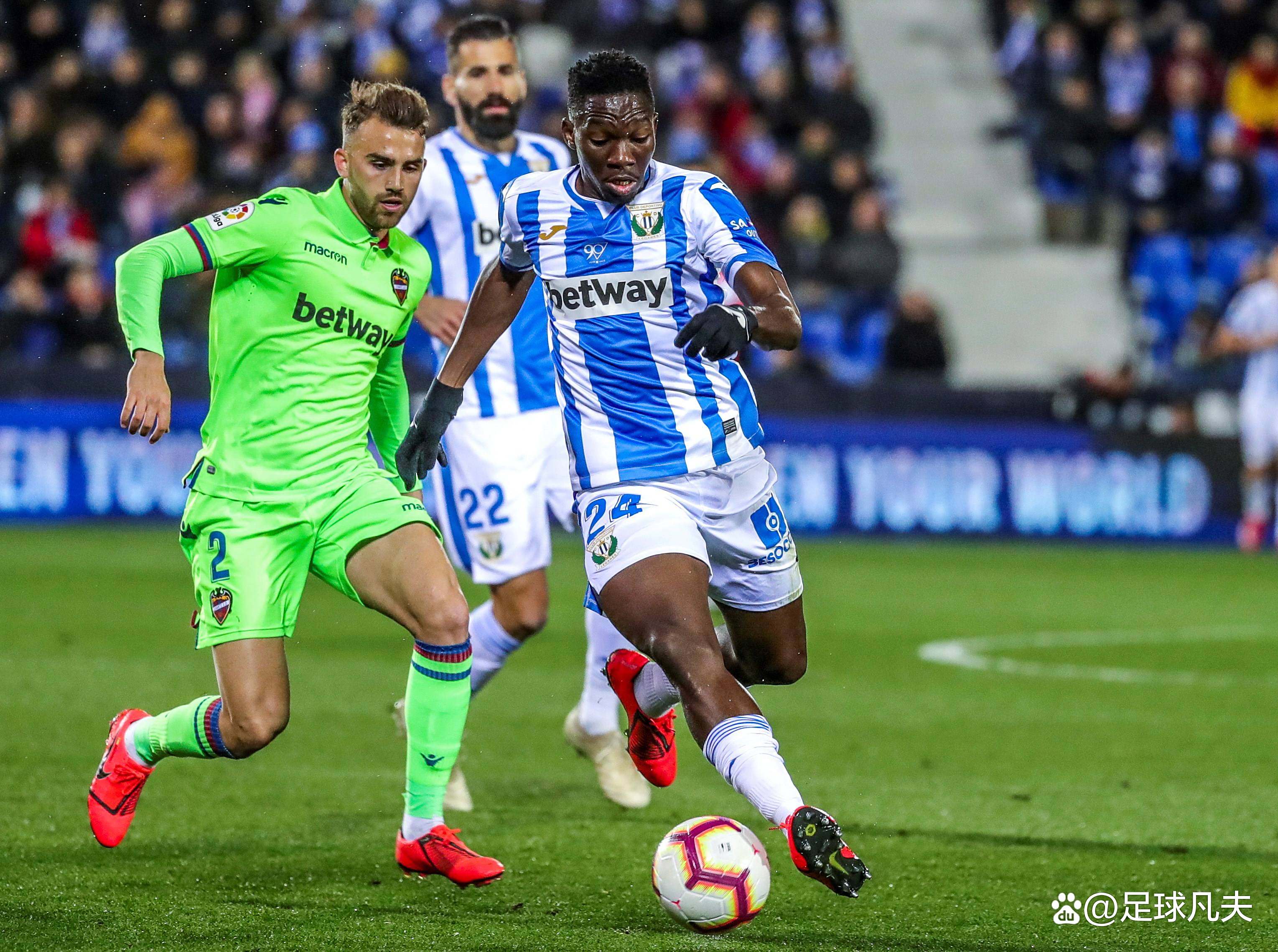 那不勒斯主场大胜维罗纳,继续追逐榜首的简单介绍 那不勒斯主场大胜维罗纳,继续追逐榜首的简单介绍