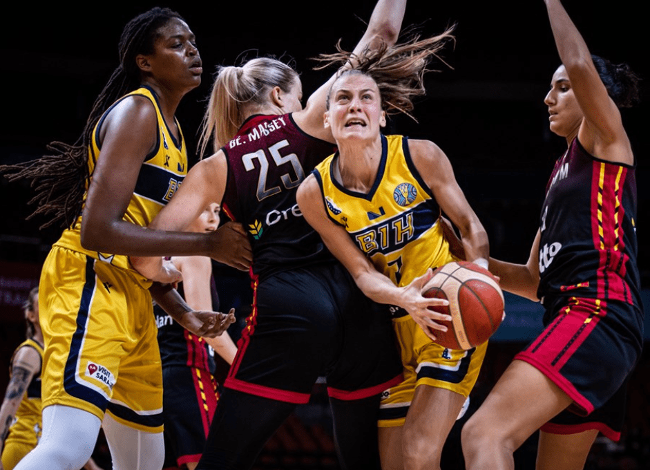 包含墨西哥女篮逼平比利时队，携手晋级八强的词条