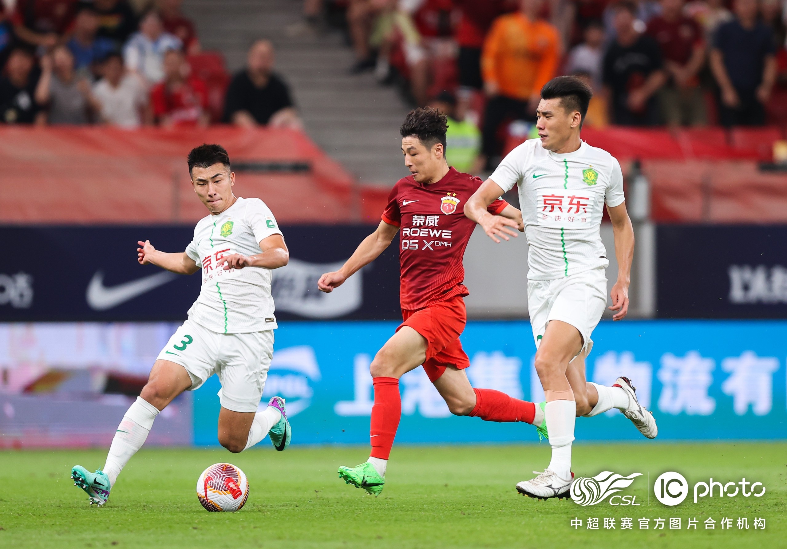 赛季最佳新秀逐渐崭露头角,成为球队中流砥柱的简单介绍 赛季最佳新秀逐渐崭露头角,成为球队中流砥柱的简单介绍