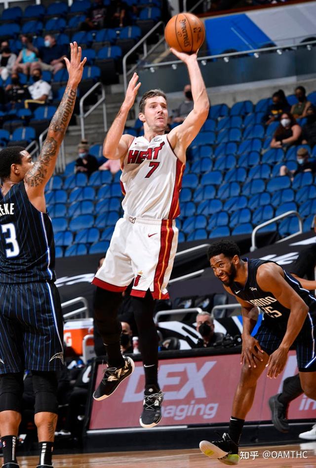 公牛球员状态神勇,连续多场取得双位数得分的简单介绍 公牛球员状态神勇,连续多场取得双位数得分的简单介绍