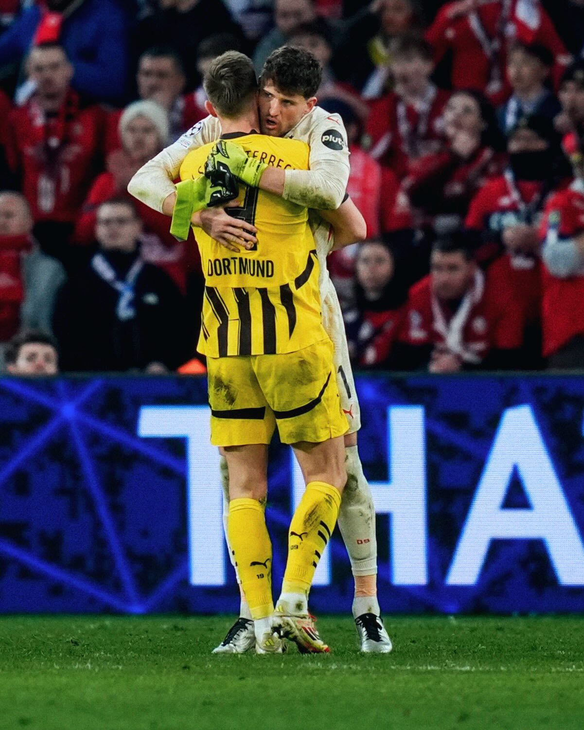 欧冠赛事中众多精彩对决引人入胜 欧冠赛事中众多精彩对决引人入胜