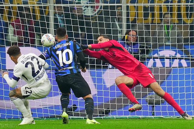 罗马迎战那不勒斯,胜者抢夺联赛前四 罗马迎战那不勒斯,胜者抢夺联赛前四